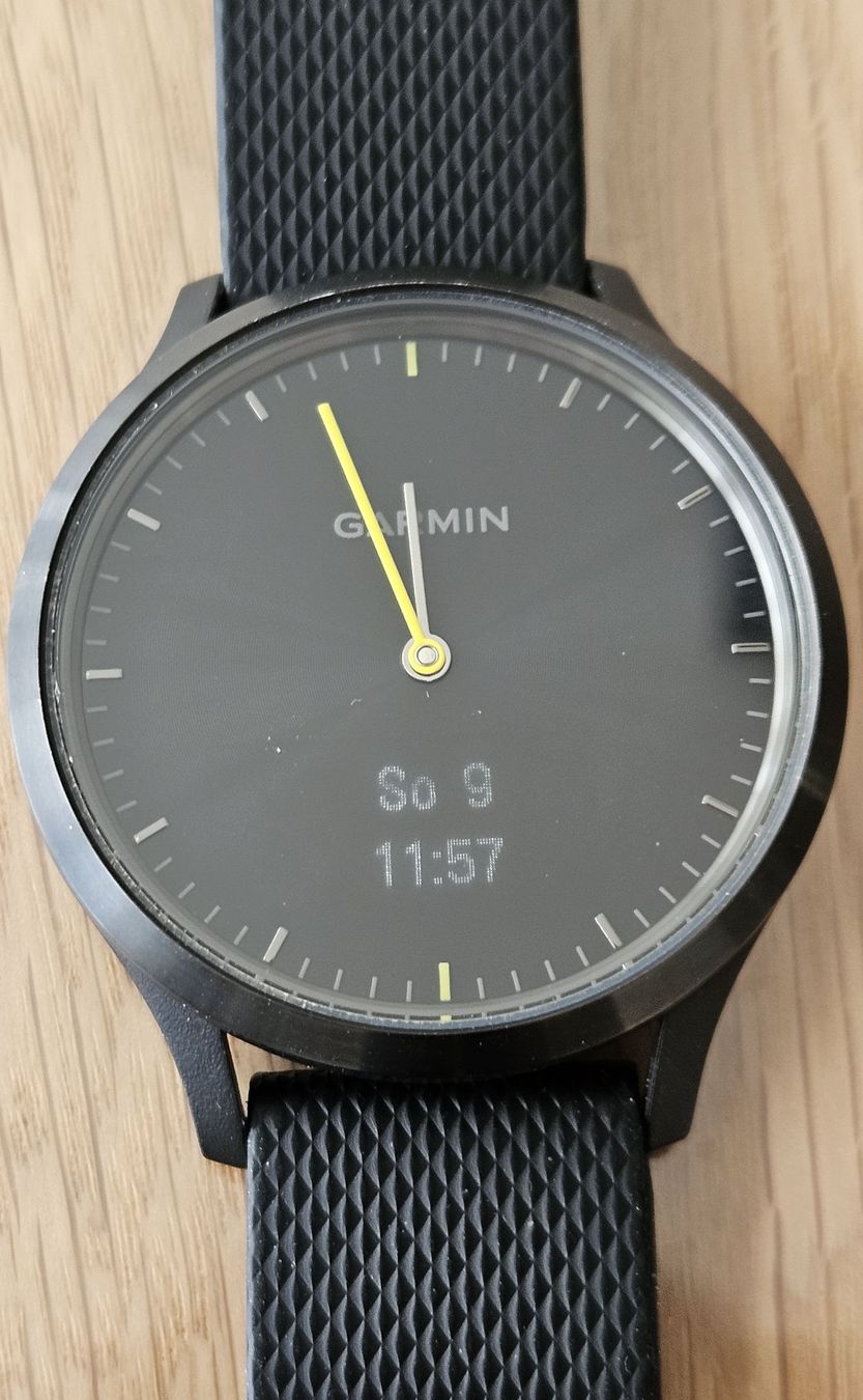 Garmin Smartwatch: Vivomove HR – Gebraucht aus Rorschacherberg von easiracer