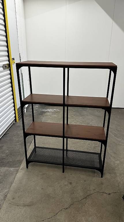 Scaffali: Ikea Gestelle mit schwarzem Metallsockel  – Usato da Horgen venduto da rog_5zw5