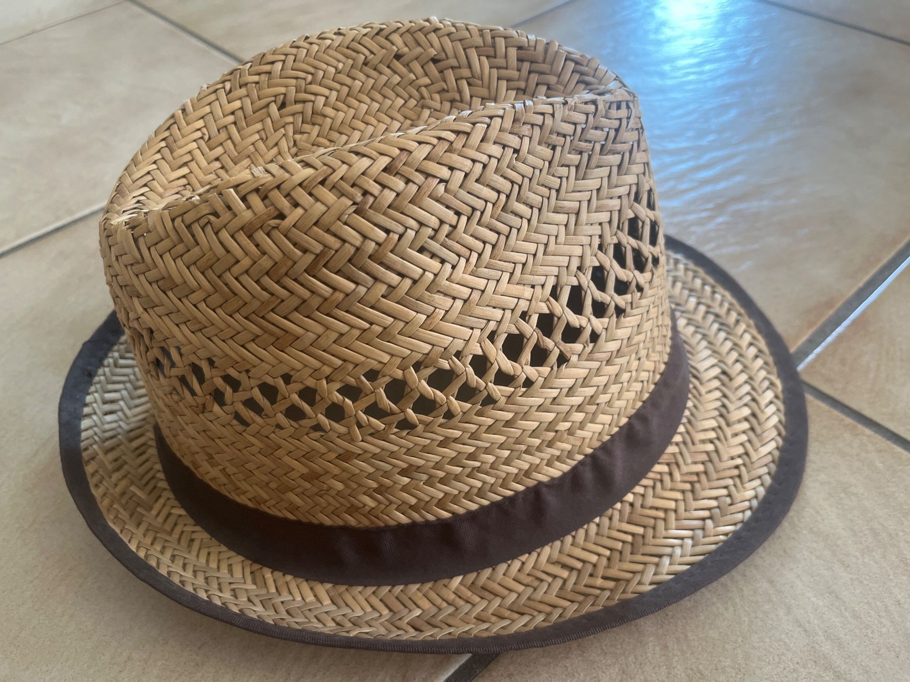 C&A Copricapi, berretti & cappellini: C&A Chapeau Fedora en paille 100% – Usato da Vernayaz venduto da Darkfrost 1