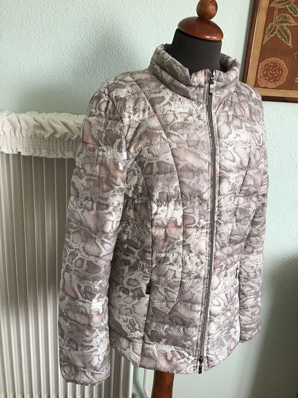 Bonita Jacken: BONITA wattierte Steppjacke Pythonprint Gr. 38/40 – Gebraucht aus Besazio von lionheart63
