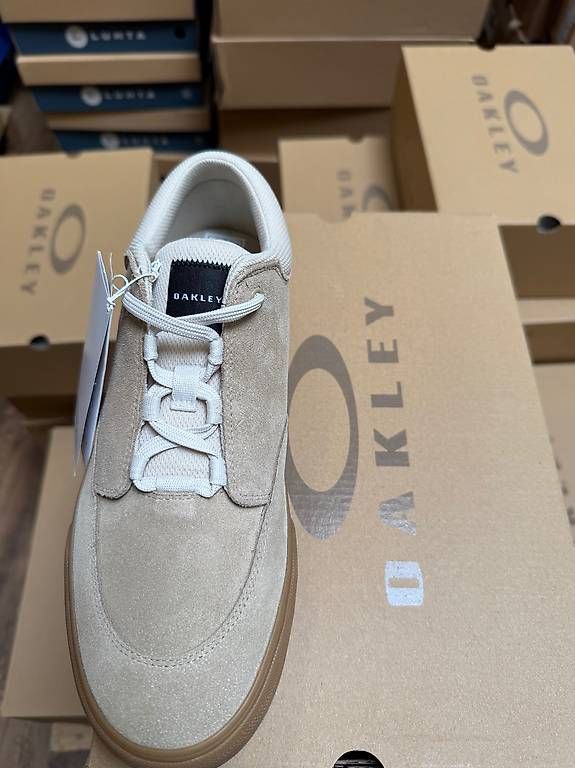 Scarpe da uomo: Oakley Banks Low  Neu & Original  Gr. 43 – Usato da Sursee venduto da pilatus.sport 2