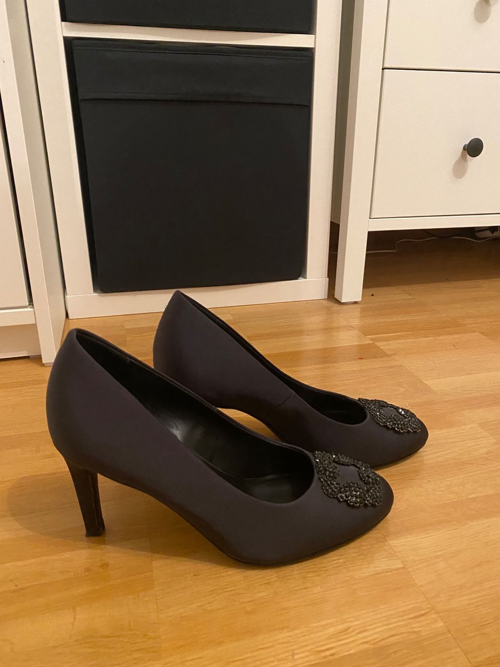 Scarpe da donna: Wunderschöne Pumps 👠 – Nuovo (secondo la descrizione) da Kloten venduto da swarovski16 1