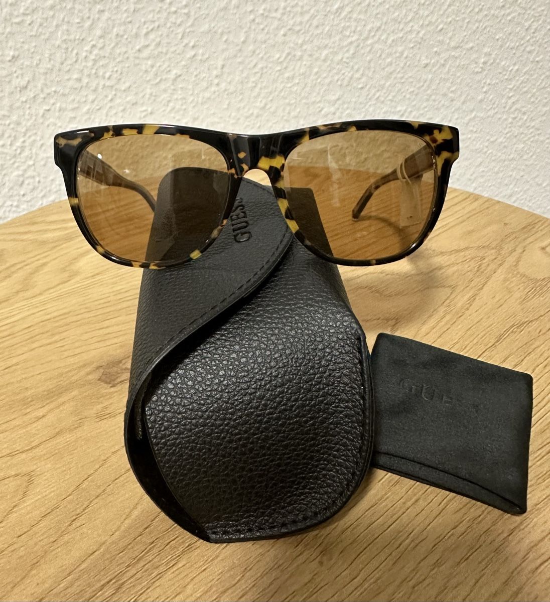 Guess Occhiali & Lenti: Neue Guess Sonnenbrille – Nuovo e nell'imballaggio originale da Winterthur venduto da dzo_8kb7 2