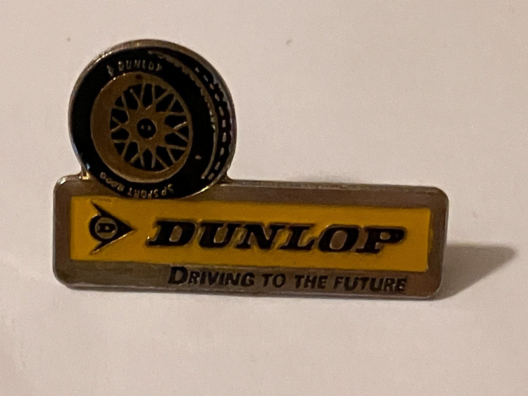 Plaquettes & Badges: 1 Pin Dunlop – D'occasion à Basel par djwwpp