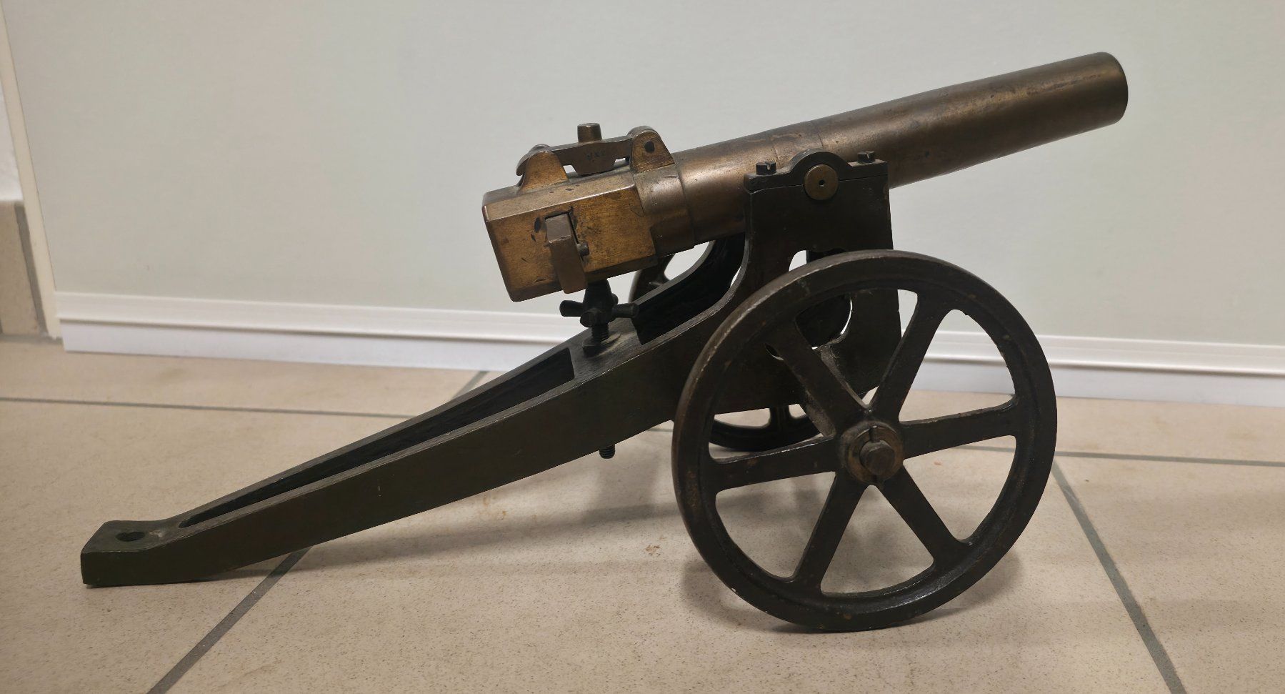 Modellbausätze & Standmodelle: Antike Miniatur Kanone, Geschütz – Gebraucht aus Zürich von spin23 1