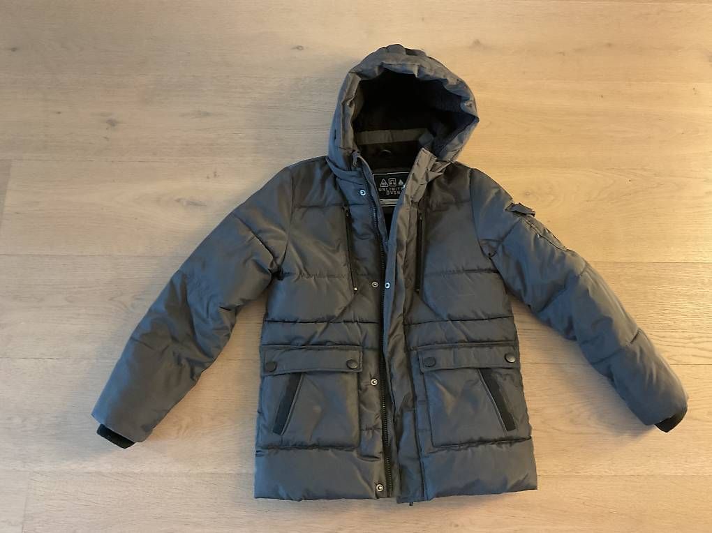 Jacken & Mäntel: Daunen Jungen Winterjacke grau Grösse 140 – Gebraucht aus Rüdlingen von Sieber_8455