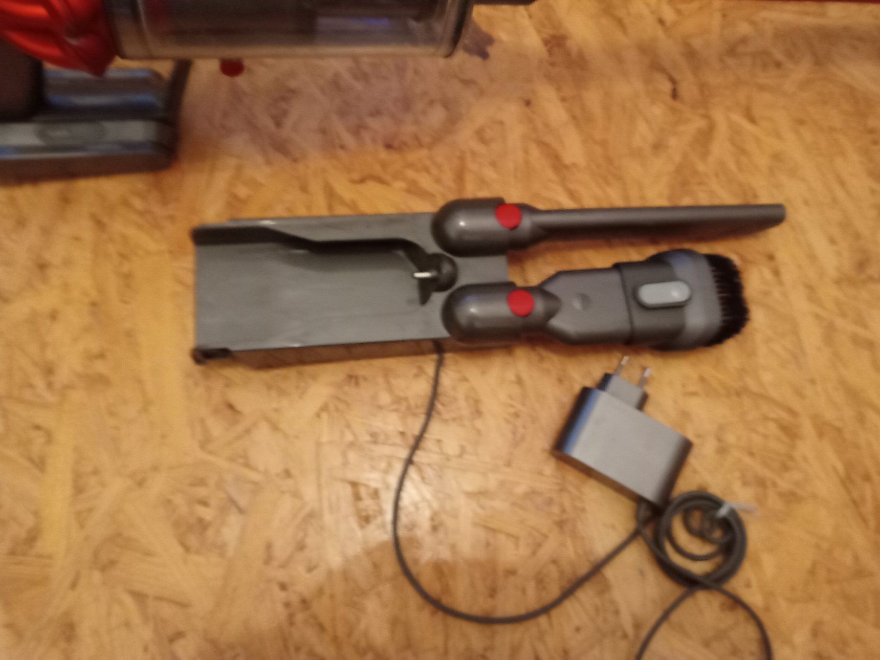 Dyson Staubsauger & Zubehör: Dyson V10 Staubsauger – Gebraucht aus Prez-vers-Siviriez von Monija70 1