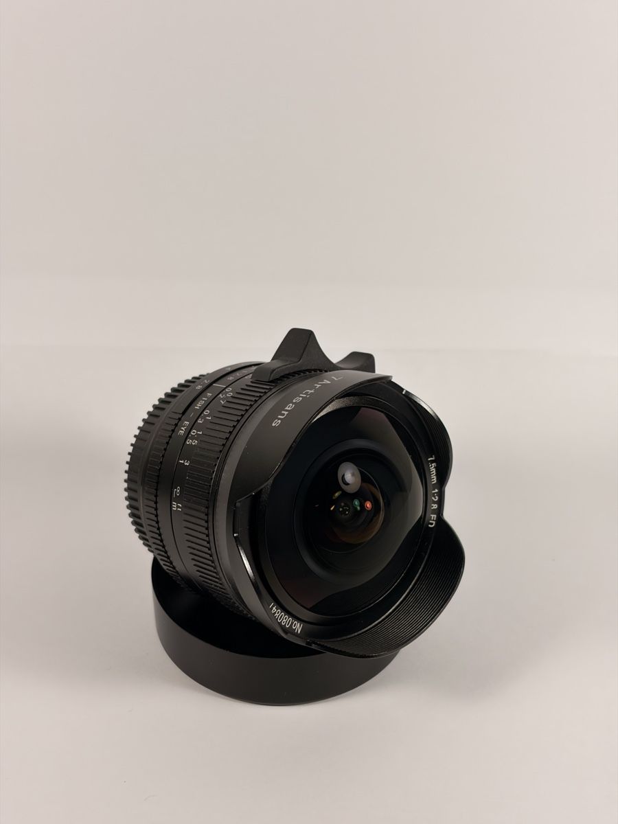 7artisans Objektive: 7Artisans MF 7.5mm f/2.8 Mark II M43-Mount – Gebraucht aus Kriens von Joel.erni