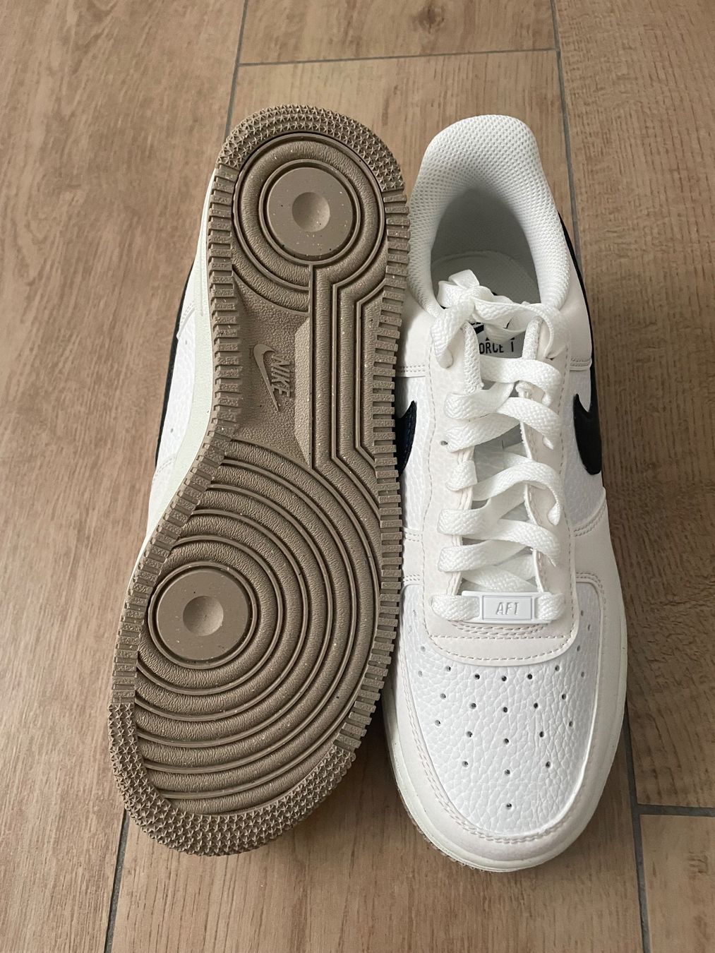Nike Scarpe da donna: Nike Air Force 1 Gr. 40 NEU – Nuovo e nell'imballaggio originale da Waltenschwil venduto da hansnine 4