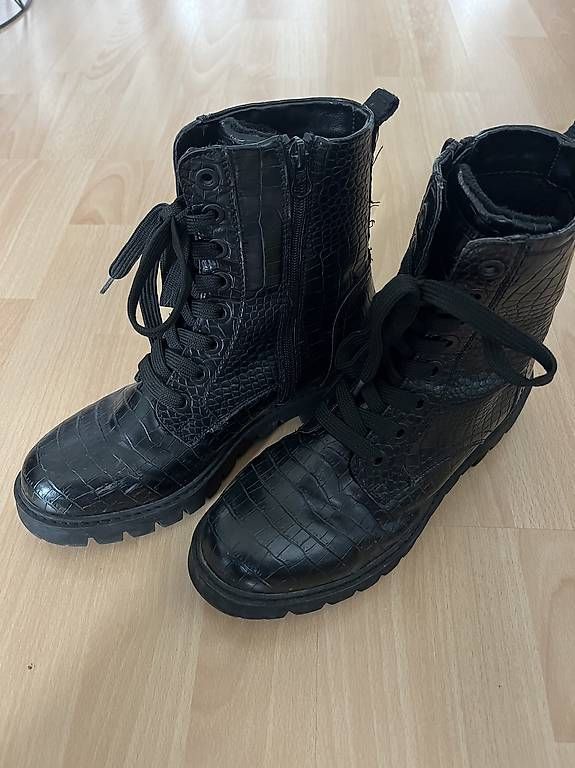 Scarpe da donna: bottes à lacets taille 39 – Usato da La Chaux-de-Fonds venduto da dianapsf
