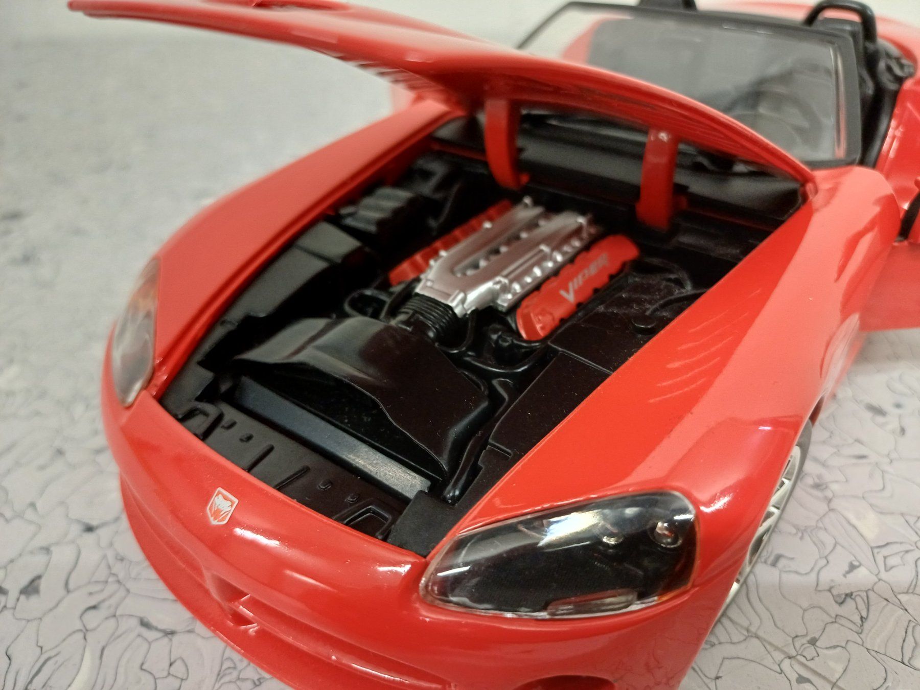Hot Wheels Voitures modèles: Dodge Viper Roadster (1:18) – D'occasion à Niederhasli par ZZoki 7