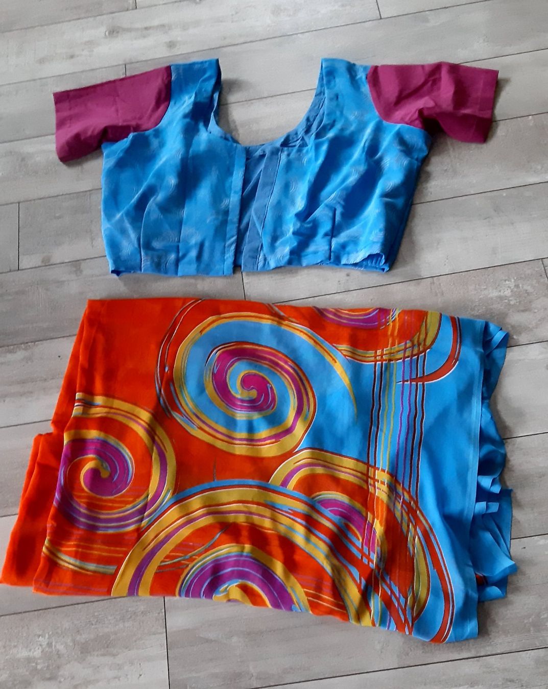 Robes: Sehr farbiger Sari  -  neu – Neuf (Voir description) à Tagelswangen par BrigittaC01