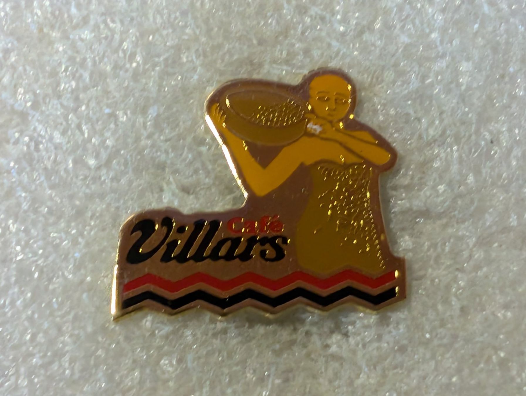 Placchette & Badge: Ansteckpin 172: Cafe Villars – Usato da Oppligen venduto da Pin-Fall-Shop