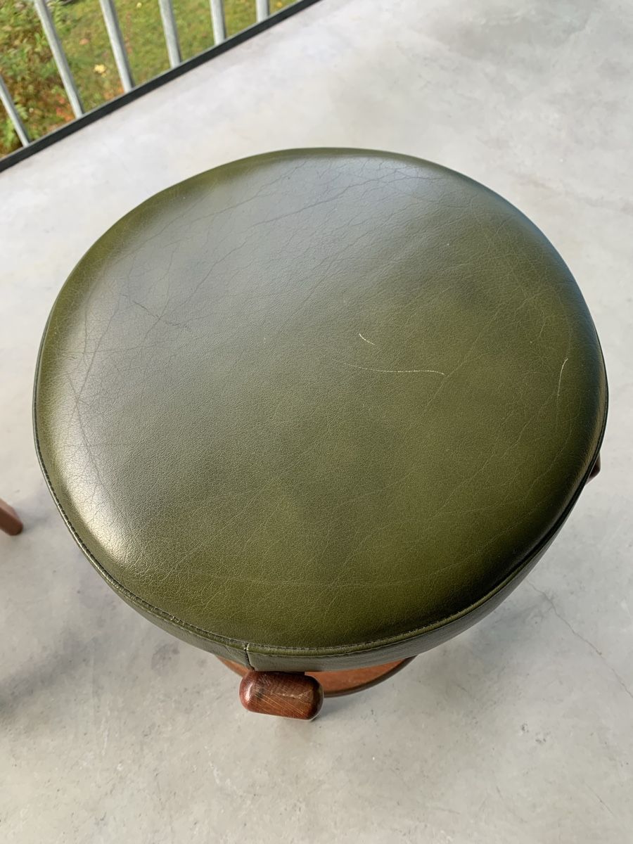Hocker: 2 Vintage midcentury Teakholz Hocker Danish – Gebraucht aus Fribourg von GBT42 2
