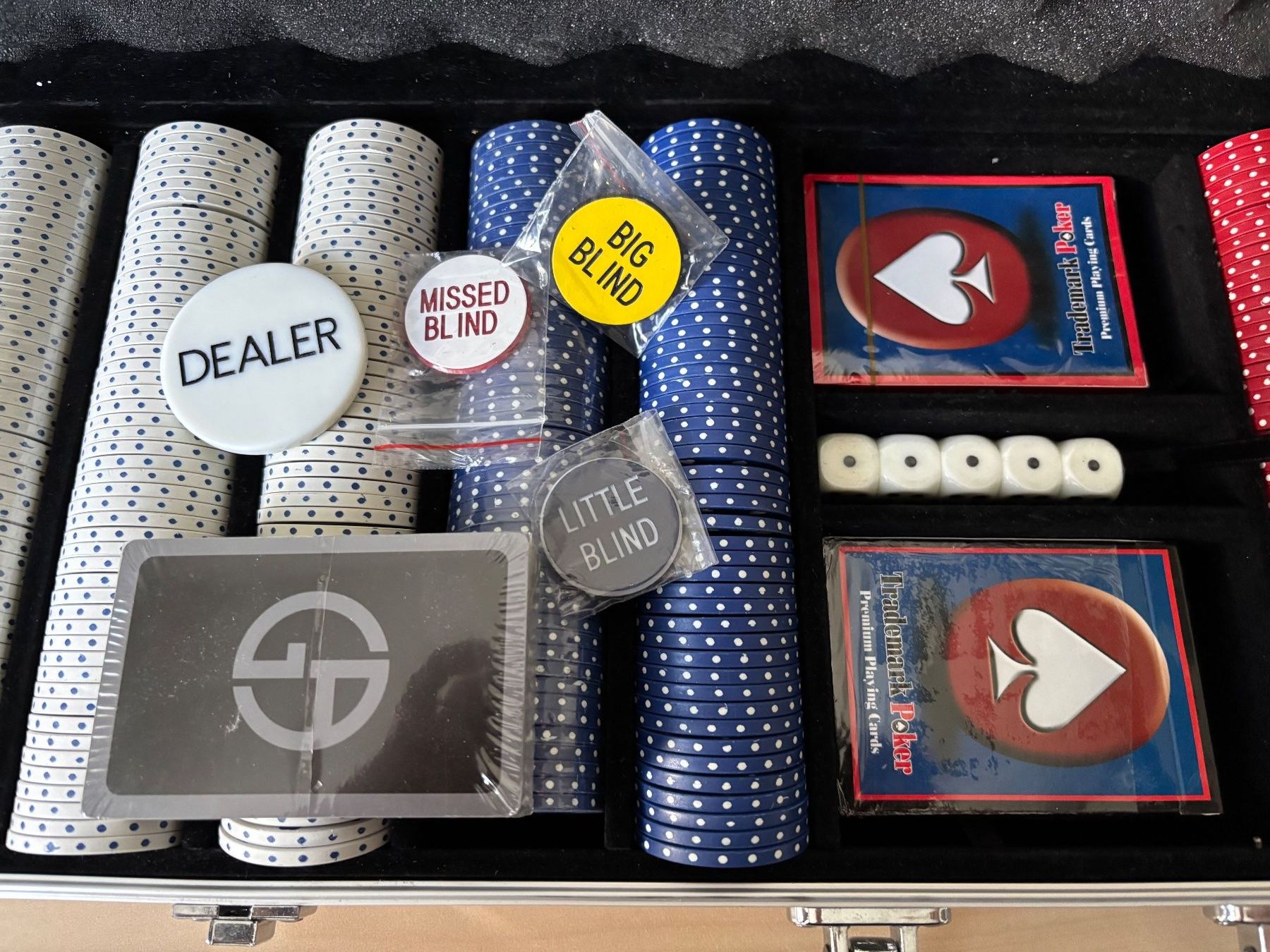 Giochi: Poker Set im Koffer mit Chips und Karten – Nuovo (secondo la descrizione) da Ruswil venduto da hob_y52w 4