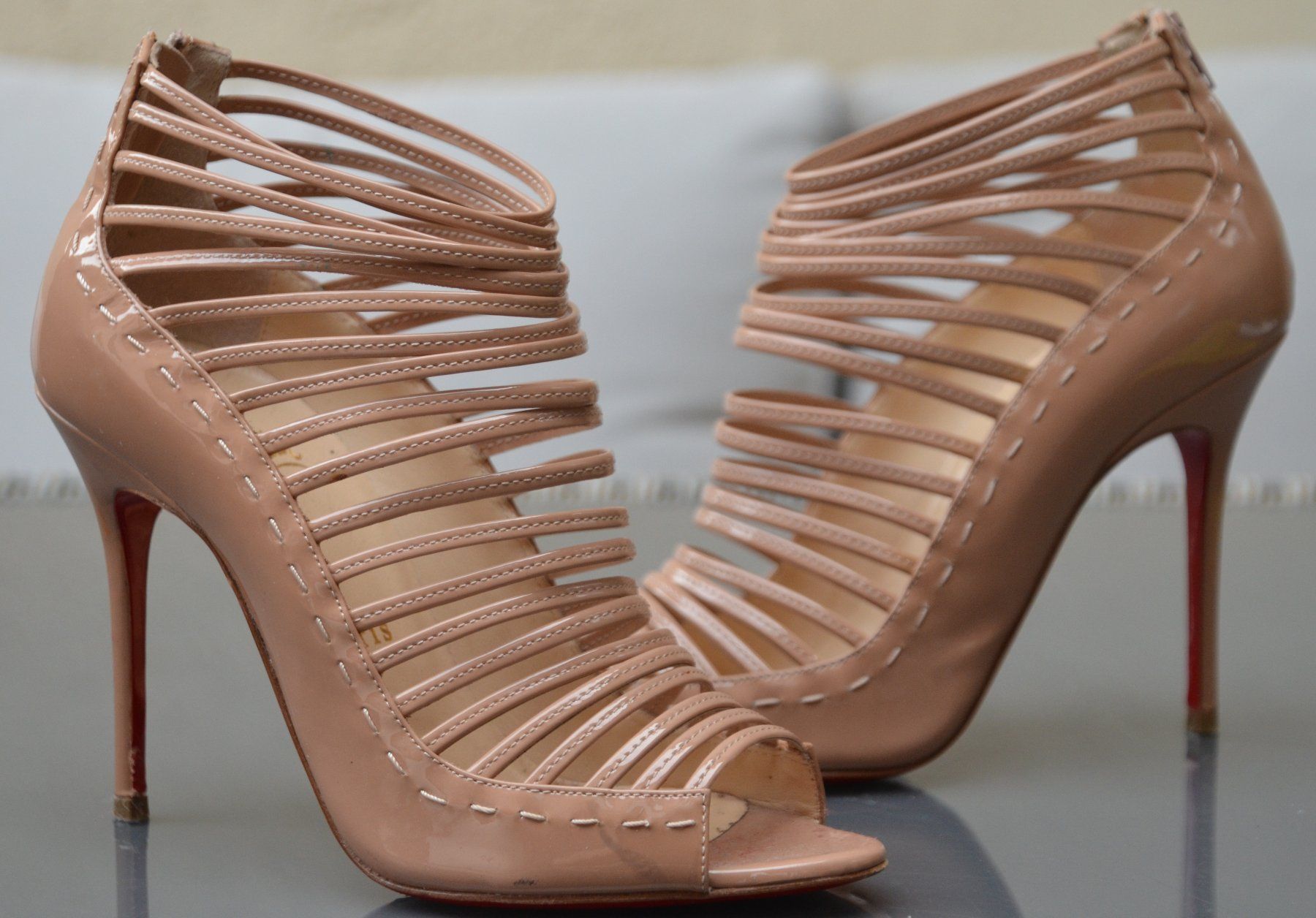 Christian Louboutin Damenschuhe: Christin Louboutin Pumps .36 – Gebraucht aus Collonges von Auganien