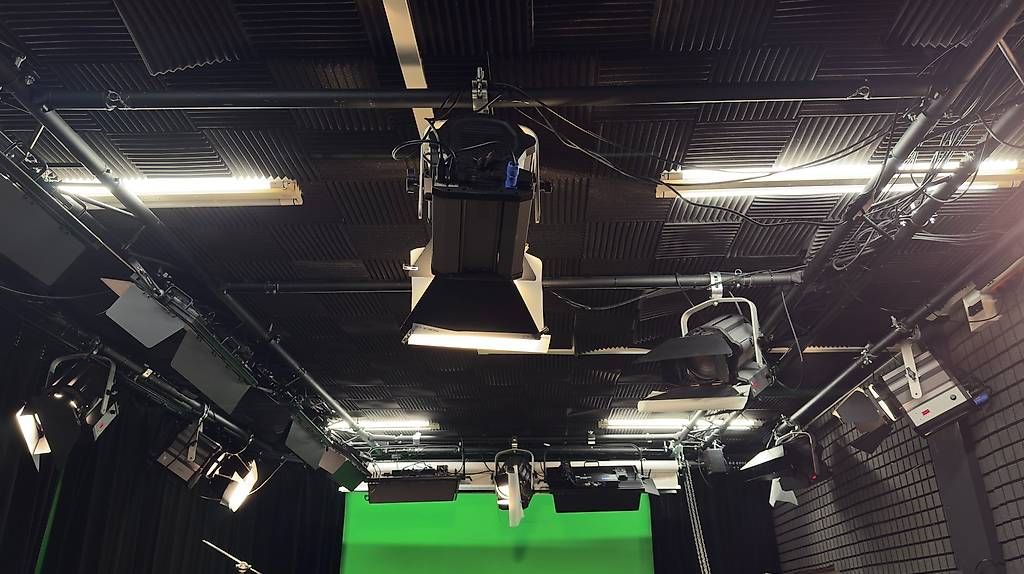 Lampen: Éclairage studio complet avec Nanlux, Fresnel, structure,DMX – Gebraucht aus Fribourg von Malone