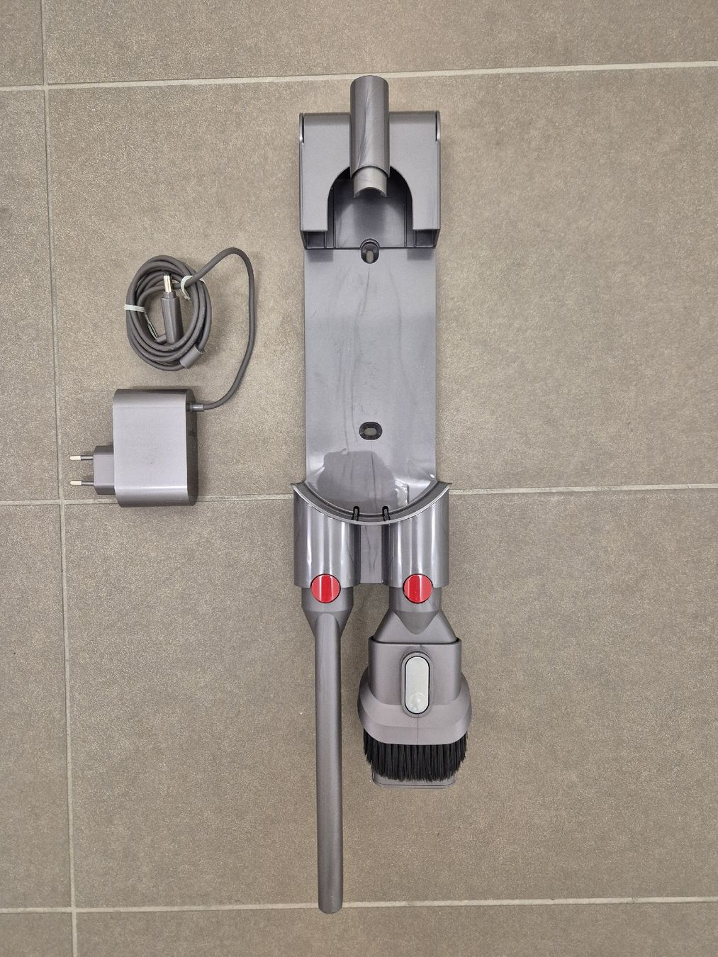Dyson Aspirateurs & Accessoires: Staubsauger Dyson V8 Motorhead – D'occasion à Emmen par sima93j 3