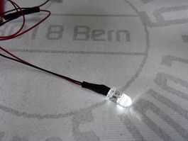 Blink-LED 5mm weiss 12V verkabelt