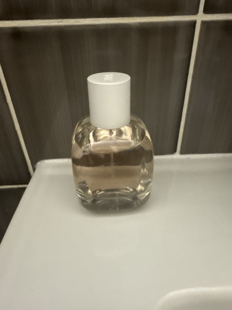 Zara Parfum & Eau de Toilette: Parfum Rose - Zara  – Neu (gemäss Beschreibung) aus Cartigny von Kelly.11 1