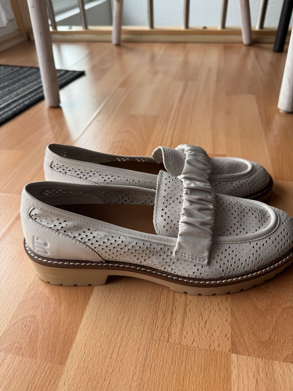 Bagatt Scarpe da donna: Schuh von Bagatt, Leder beige, Grösse 40 – Usato da Rorschacherberg venduto da beeechen 1