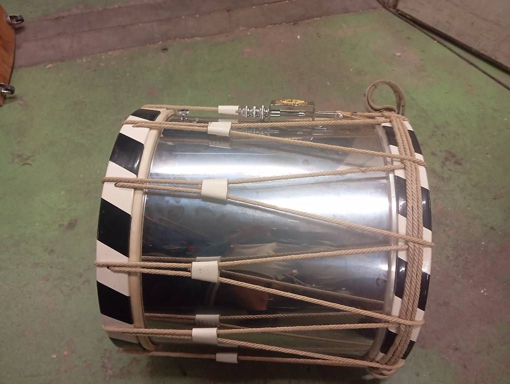 Basler Musikinstrumente: Basler Trommel – Gebraucht aus Basel von Petergunn 2