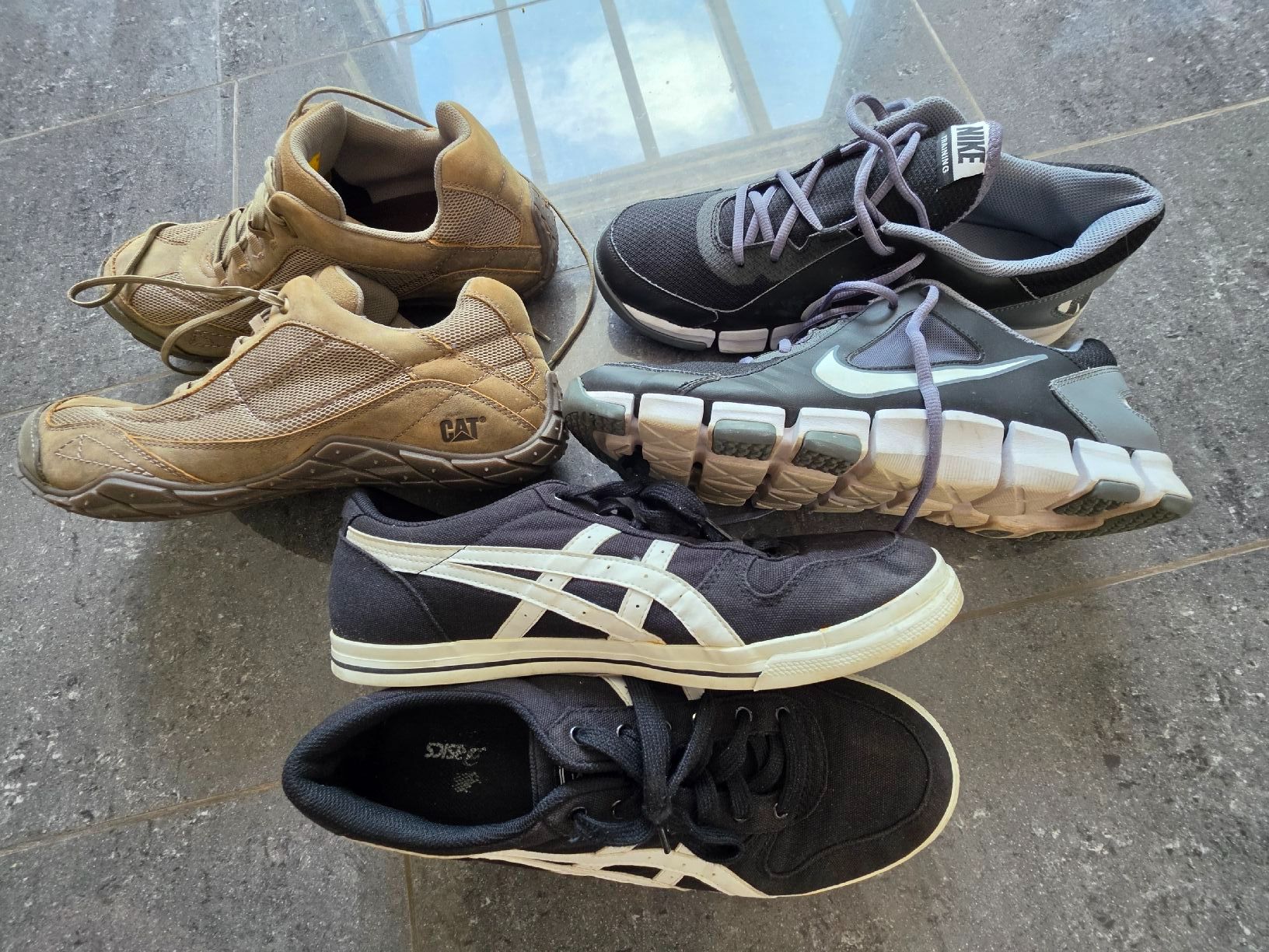 Scarpe da uomo: NIKE, CAT und Asics gr. 45/46 – Usato da Würenlos venduto da Nigginiggi
