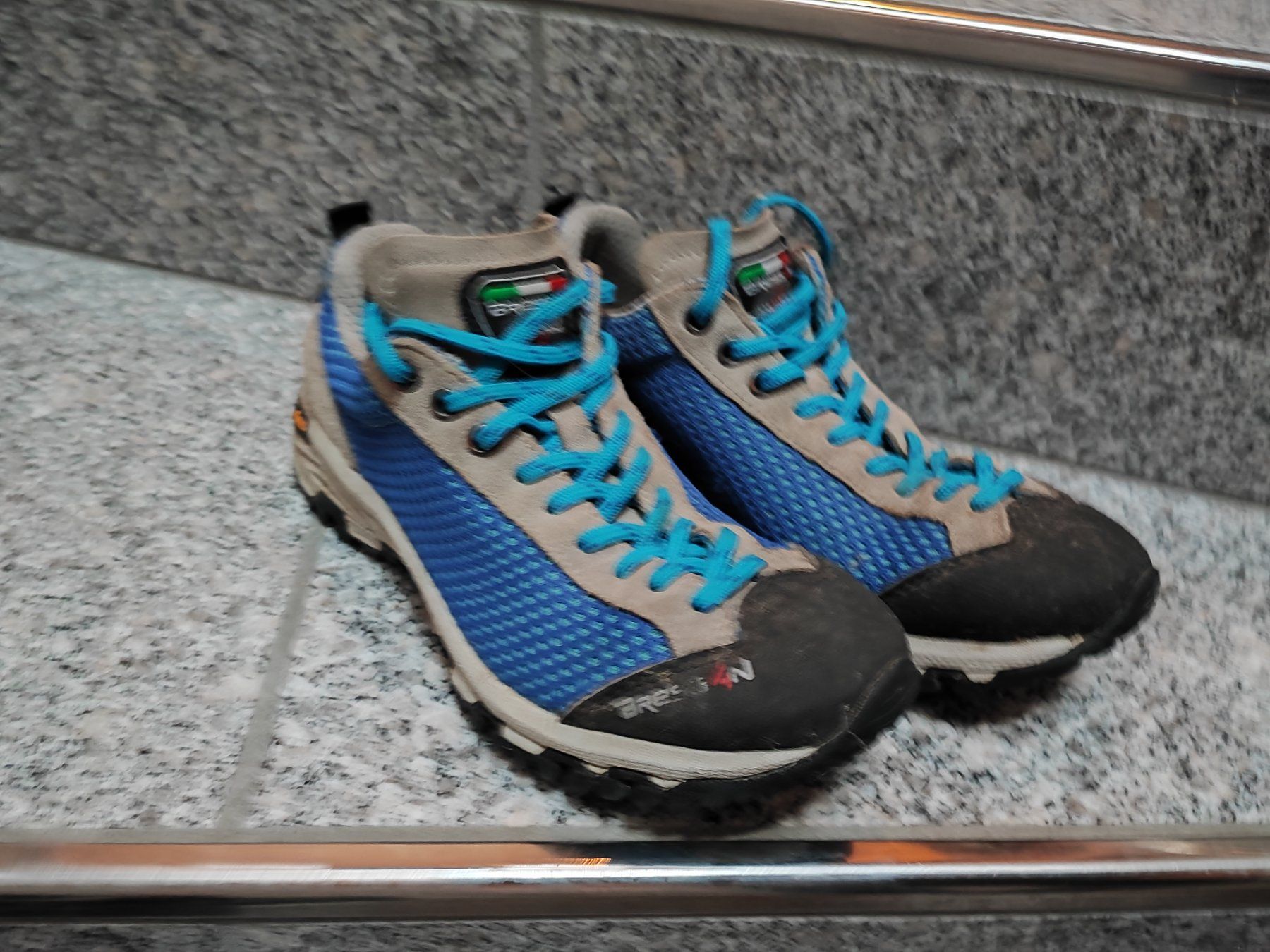 Scarpe per ragazzi: Trekkingschuhe  Grösse 37 – Usato da Grabs venduto da Margelchopf1