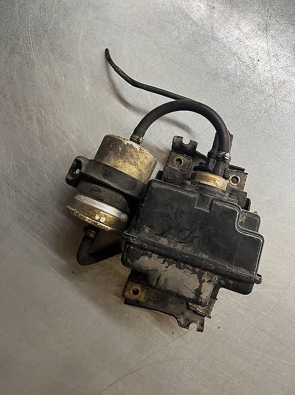Tutti pezzi di ricambio auto: VW Golf 2 Jetta Scirocco 16V 8V Catch Tank – Usato da Ermensee venduto da SchallerHUF