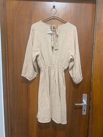 Vestito estivo beige