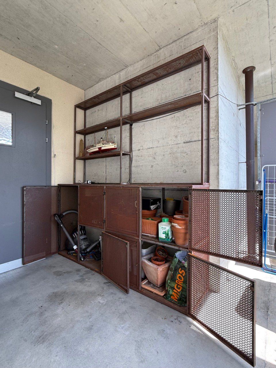 Regale: 2 Regale Balkon/Aussen: Custom Made – Gebraucht aus Zürich von ttmf 1