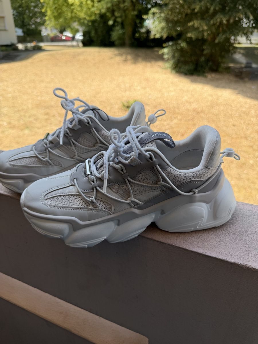 Steve Madden Damenschuhe: Damen Turnschuhe Steve Madden Grösse 39,5 – Gebraucht aus Füllinsdorf von had_kv5k