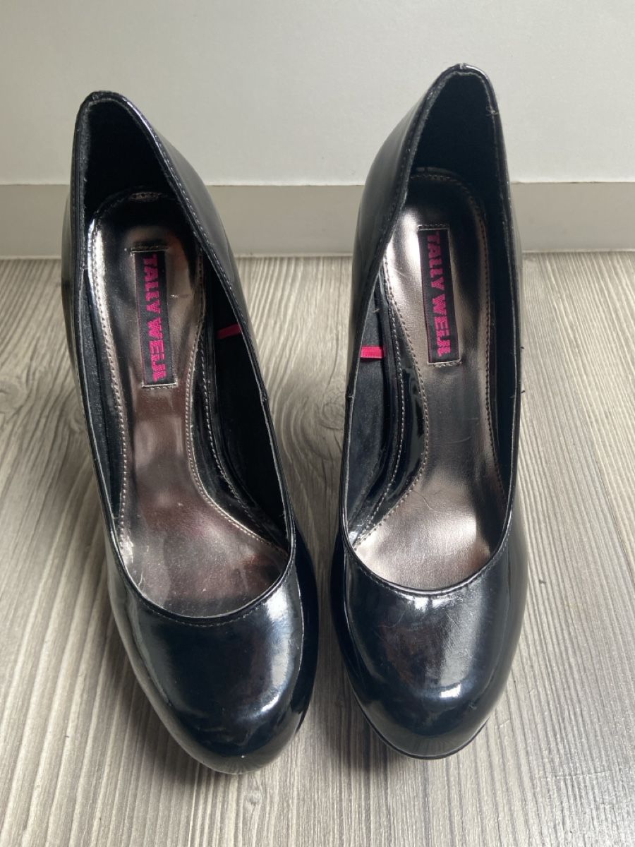 Scarpe da donna: Schwarze Lackpumps Gr.37 – Usato da Sirnach venduto da SpeedyGT 2