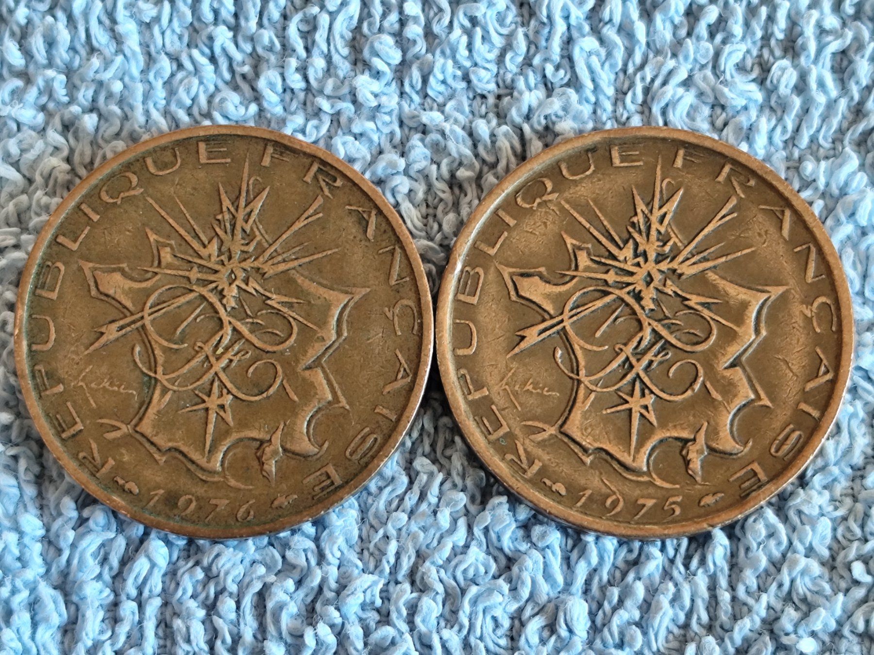 Tutti le monete: 2 Stücke - 10 Francs Mathieu von 1975 + 1976 – Usato da Ermenswil venduto da easyric 1