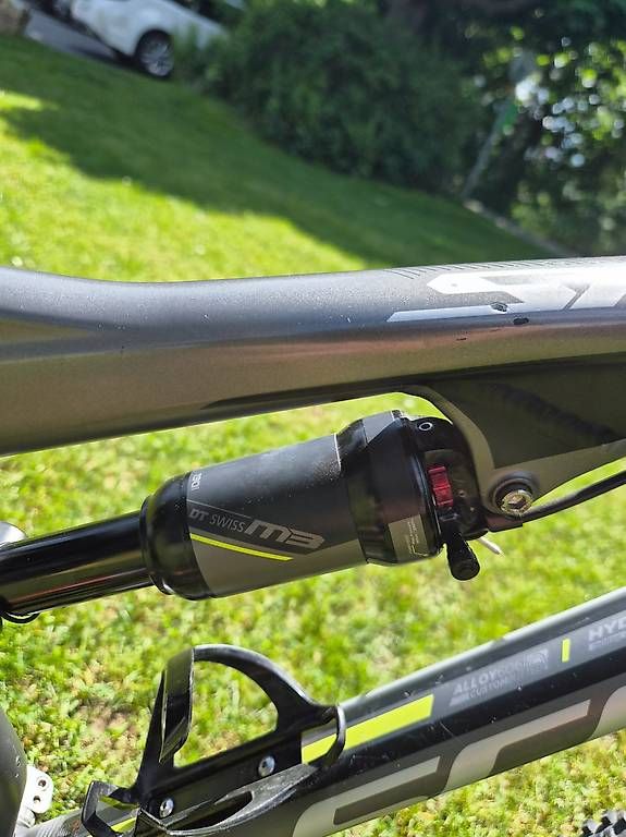 Vélos: SCOTT Spark 650  26"  FOX Float  TwinLoc  Gr. M – D'occasion à Steffisburg par goo_7xkt 2