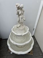 Dreistufiger Kaskaden-Springbrunnen
