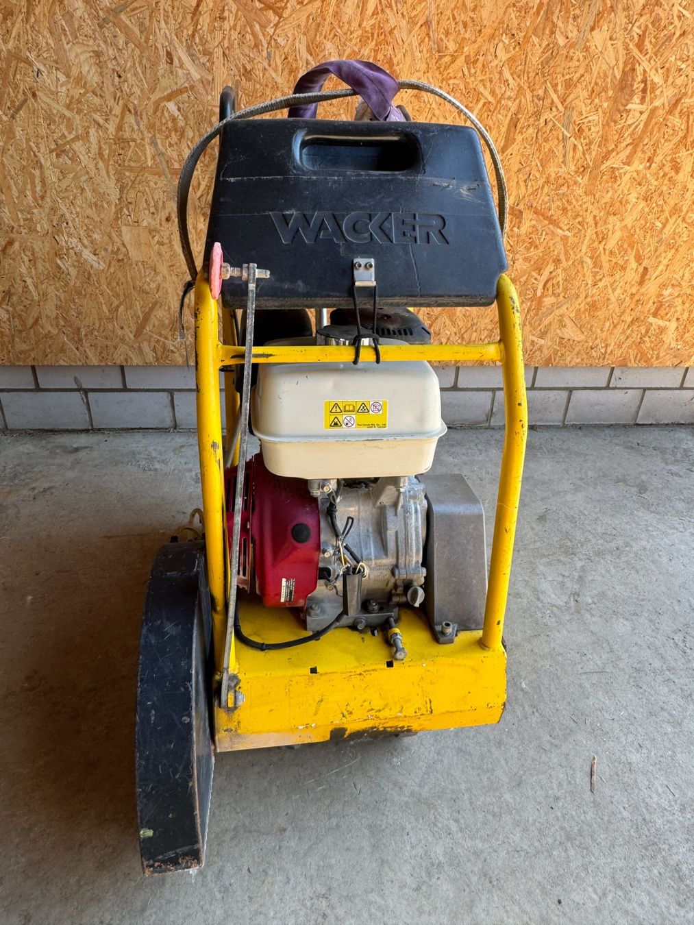 Wacker Neuson Tutte le macchine: Belagsfräse Wacker – Usato da Waltalingen venduto da Lkwtec 2