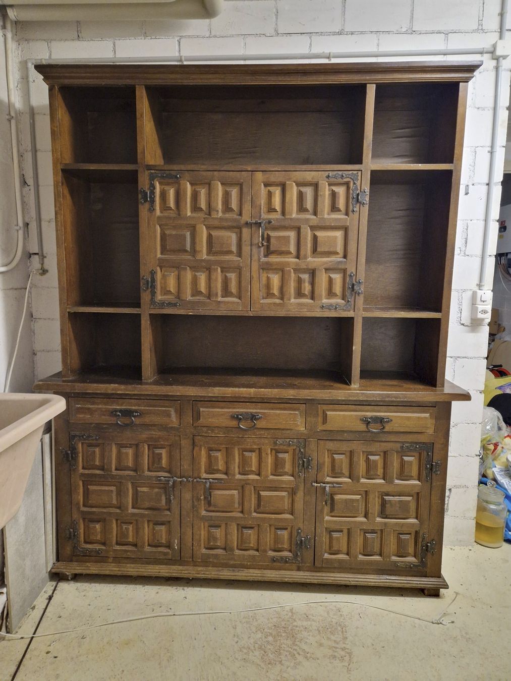 Schränke: Buffetschrank mit Aufsatz, Holz, braun – Gebraucht aus Wolfhausen von Nico_V01