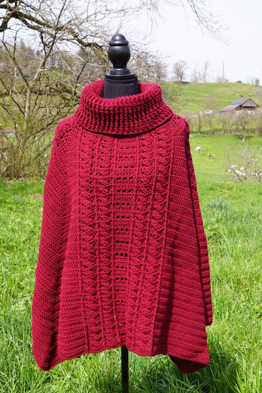 Lana: Selbst gehäkelter Poncho – Nuovo (secondo la descrizione) da Wimmis venduto da GrandePequenoAtelier
