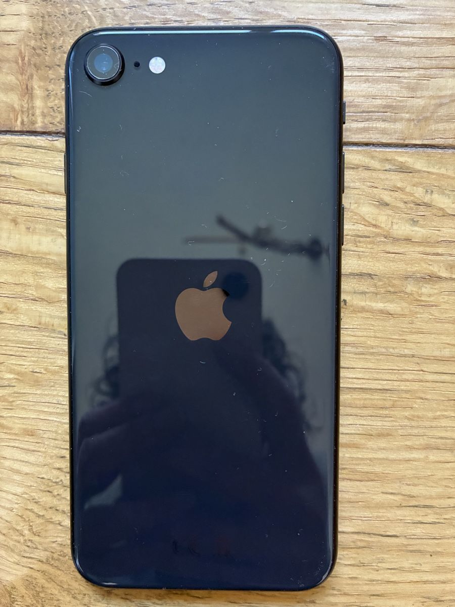 Apple Telefoni cellulari / Smartphones: Apple iPhone SE 64GB schwarz gebraucht – Usato da Römerswil LU venduto da nadj27 8