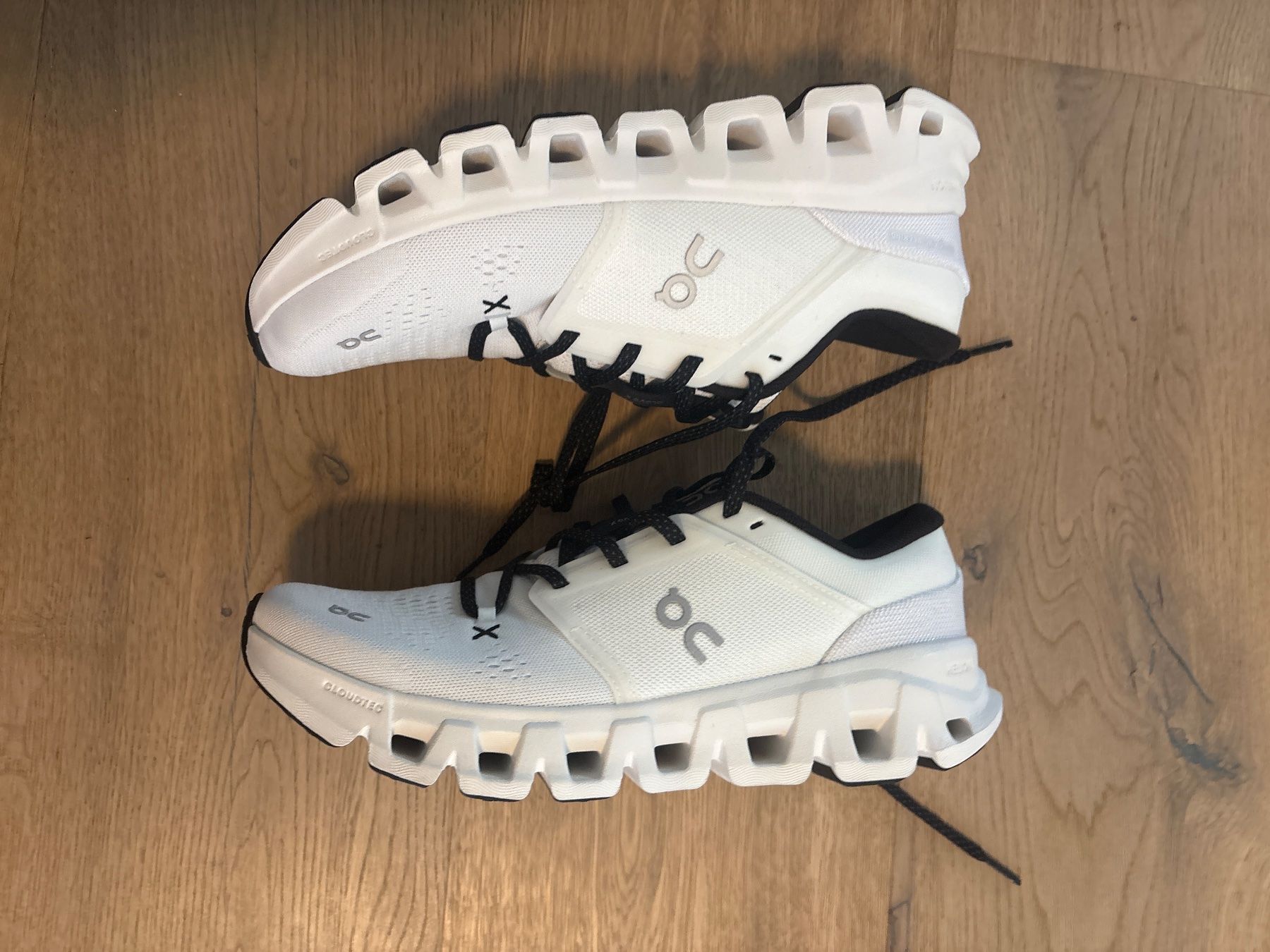 On Chaussures femmes: New ON shoes W41 - cloudx5 – D'occasion à Thalwil par alc_cf7g 1