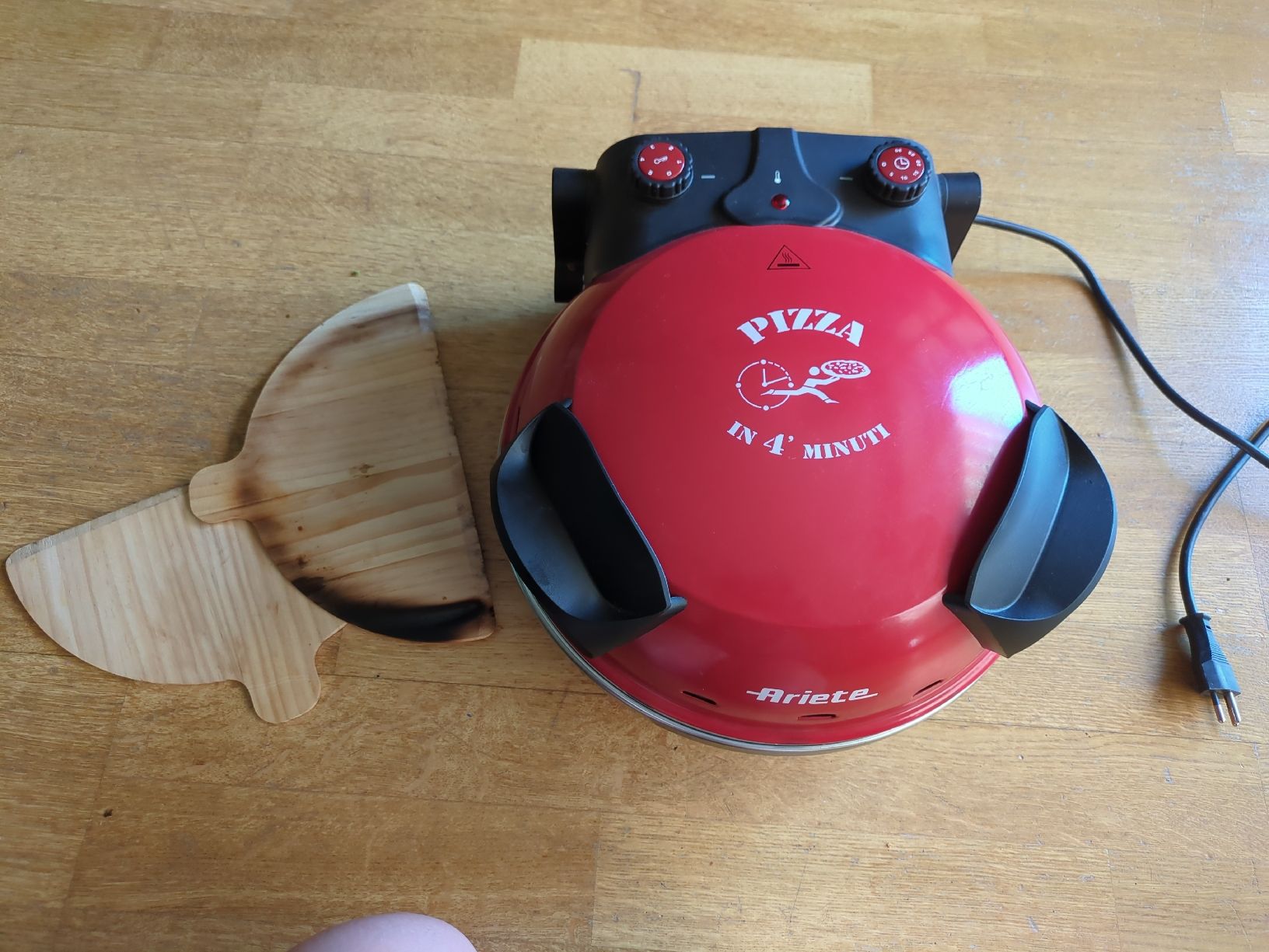 Küchengeräte: Ariete Pizza Maker 900W red used with accessories – Gebraucht aus Uitikon Waldegg von reb_b5wb