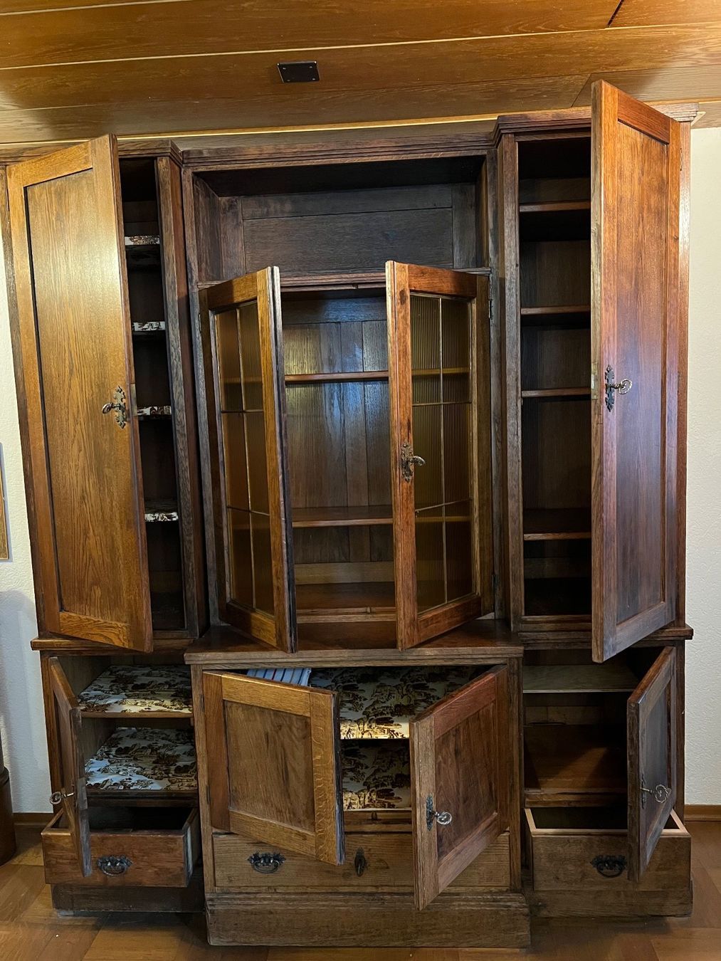 Armoires: Schrank – D'occasion à Kesswil par marki_8 1
