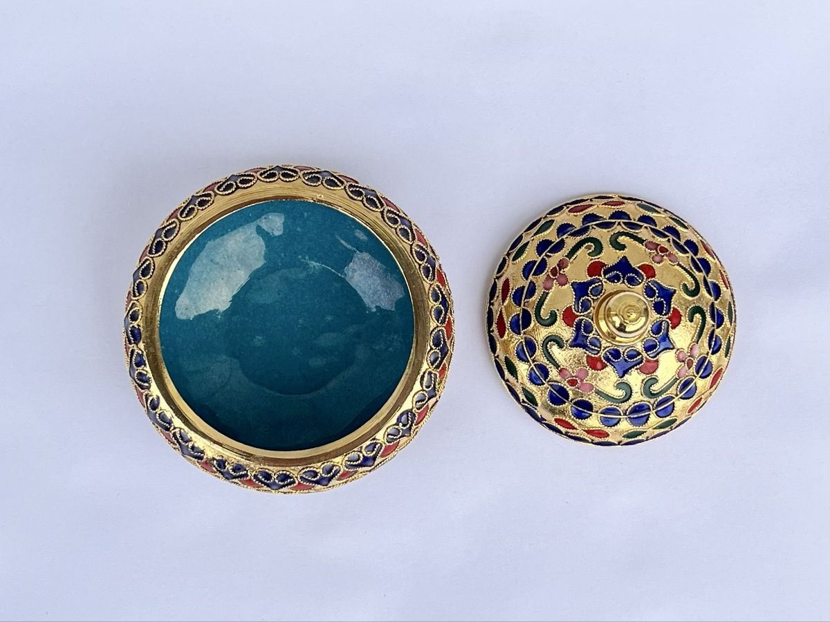 Portagioie: Dose mit Deckel, Gold farbig, Cloisonné-Emaille – Usato da Winterthur venduto da avelotte 7