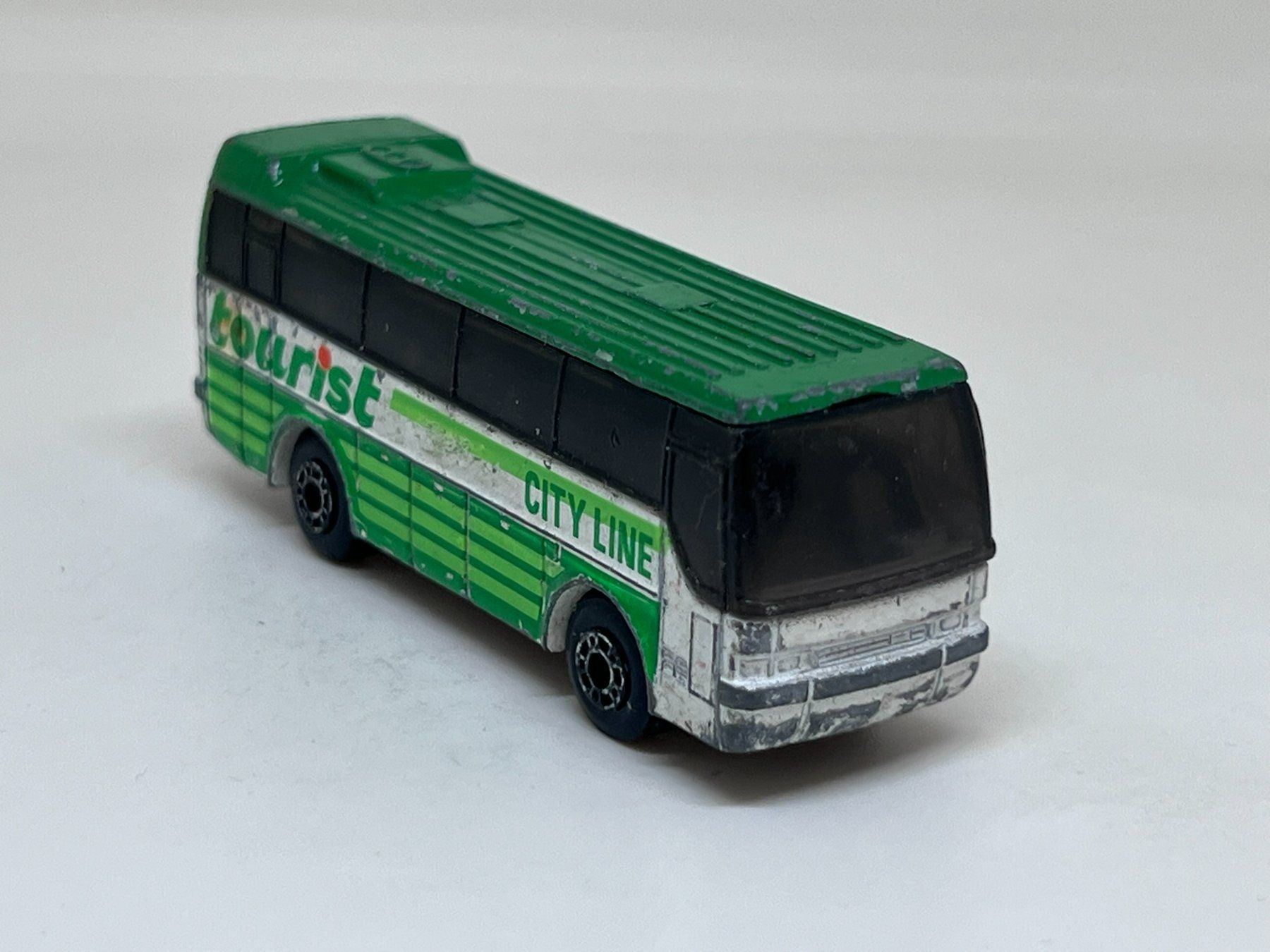 Matchbox Modellini d'auto: Matchbox Ikarus Coach #241 – Usato da Wildegg venduto da LaaBoutique
