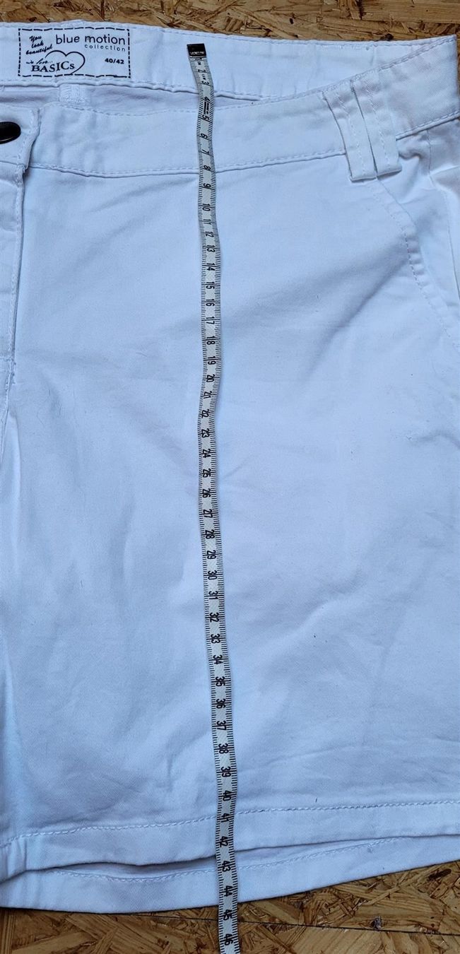 Pantaloni: Weisse Shorts Gr. 40/42 Blue Motion – Usato da Füllinsdorf venduto da Sunnebliemli7 4