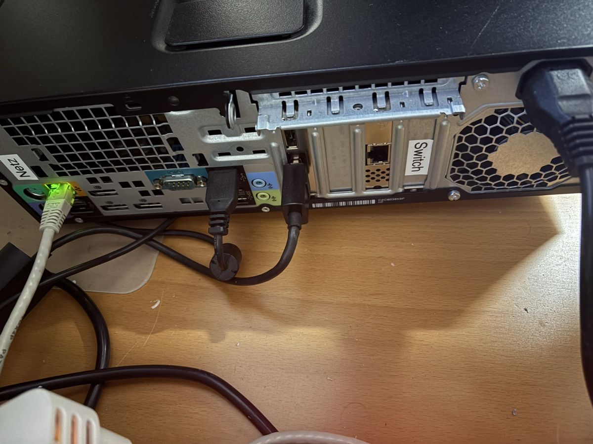 Hewlett Packard PC: HP Z230 SFF Workstation Computer Set, Win 7Pro – Usato da Riehen venduto da giraldo01 1
