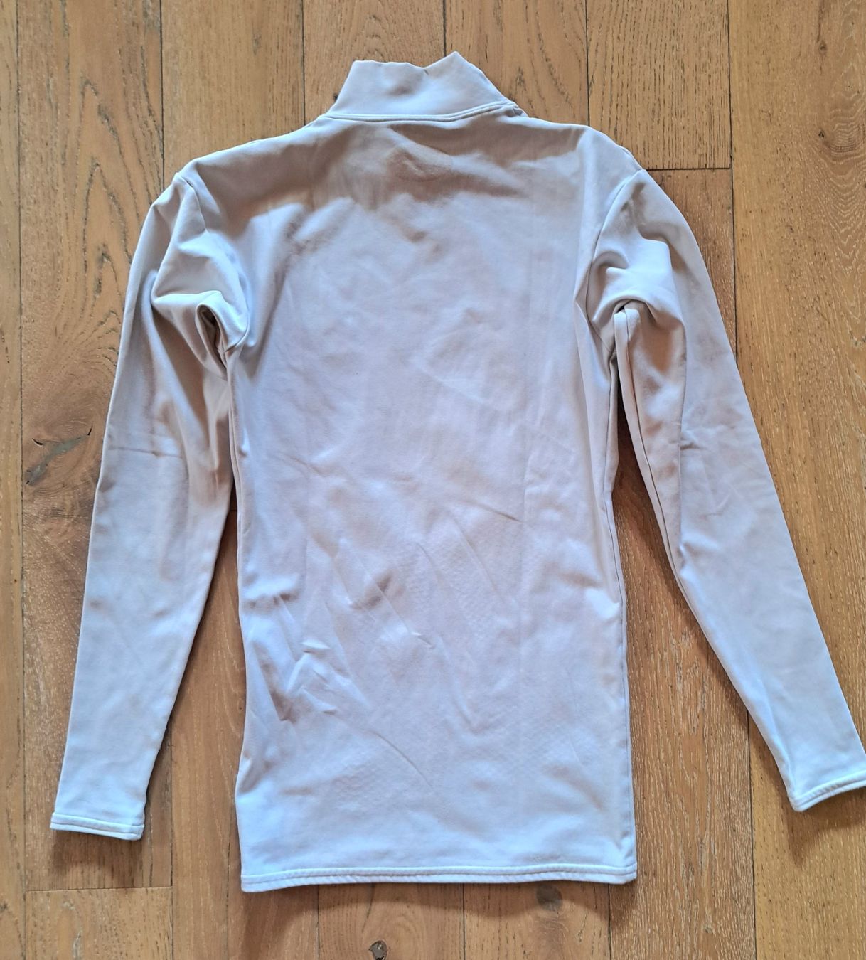 T-Shirts: Underarmour termo tshirt, unisex S – Gebraucht aus Grächen von ef5_5yr9 1