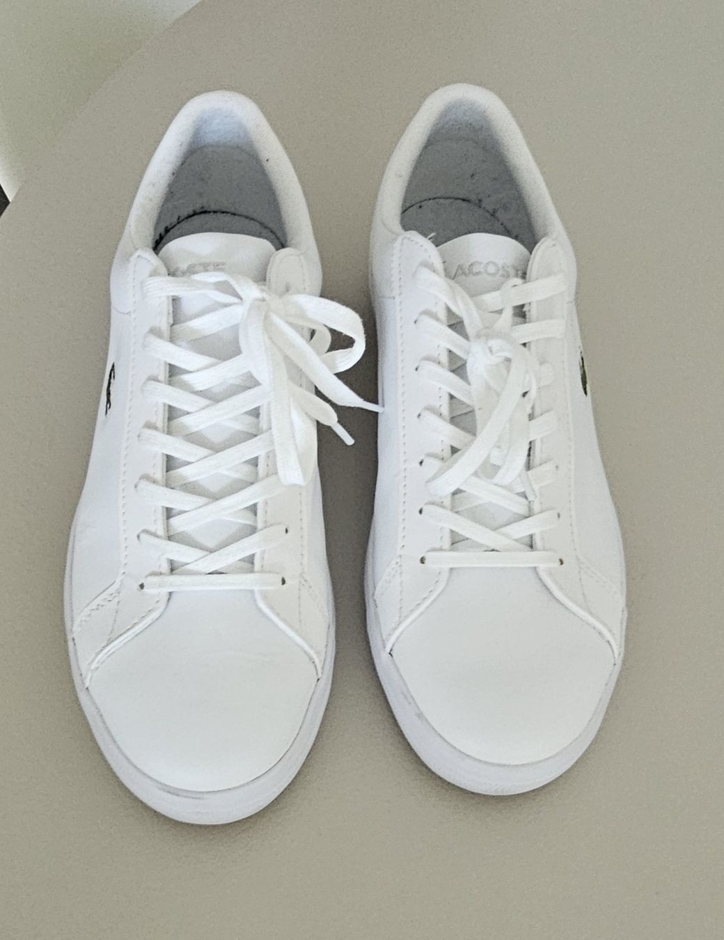 Lacoste Herrenschuhe: Baskets Lacoste blanches – Neu (gemäss Beschreibung) aus Mörigen von uw5_bq7n