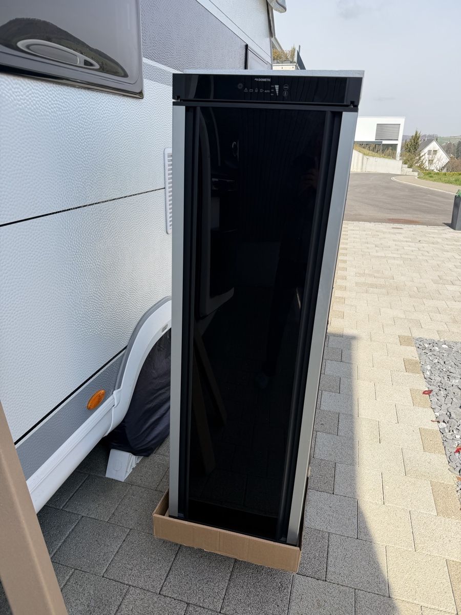 Frigoriferi: Dometic RML 10.4 Wohnwagen Kühlschrank – Usato da Rorbas venduto da Astrafix